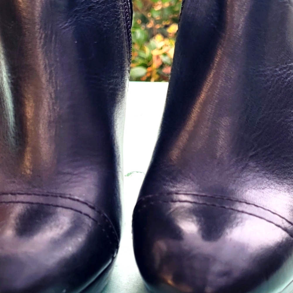 Tory Burch women booties size 5